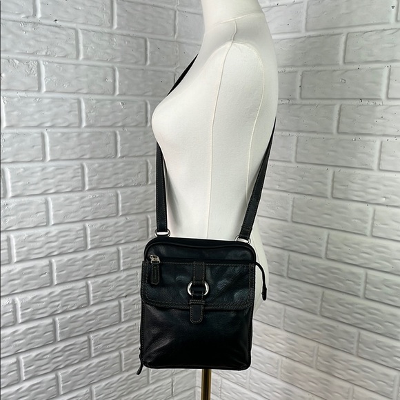 FOSSIL BLACK GENUINE LEATHER CROSSBODY BAG SNAP FLAP - Picture 1 of 16